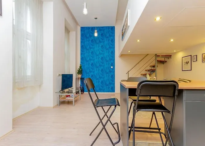 Colorful Cityscape Retreat By Nw